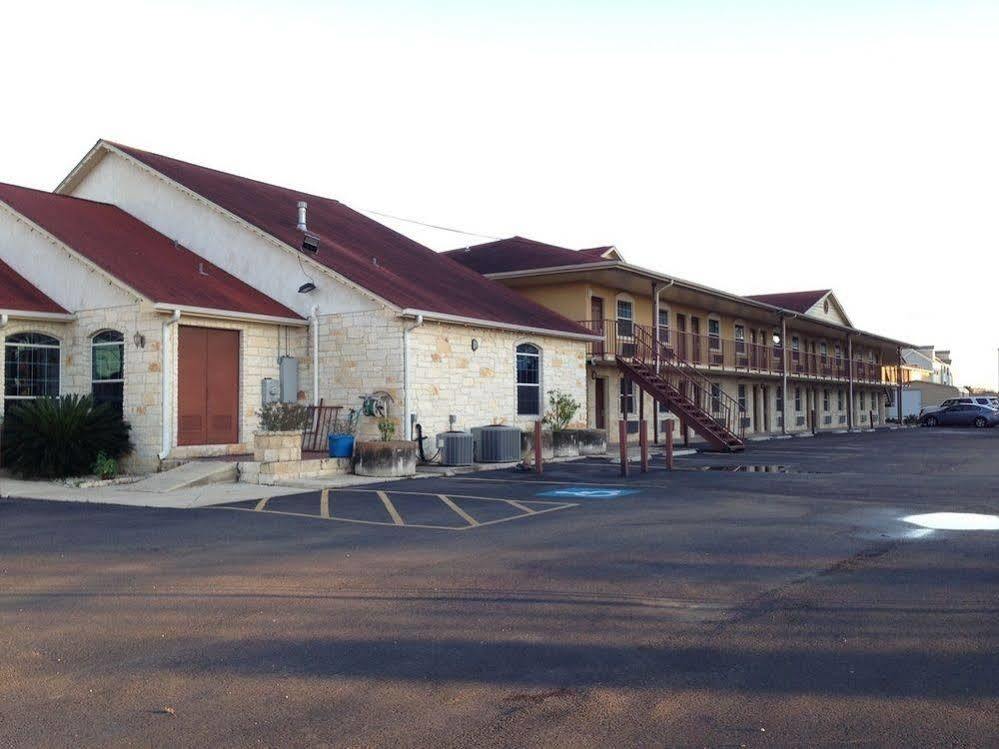 American Inn And Suites Victoria Exterior foto